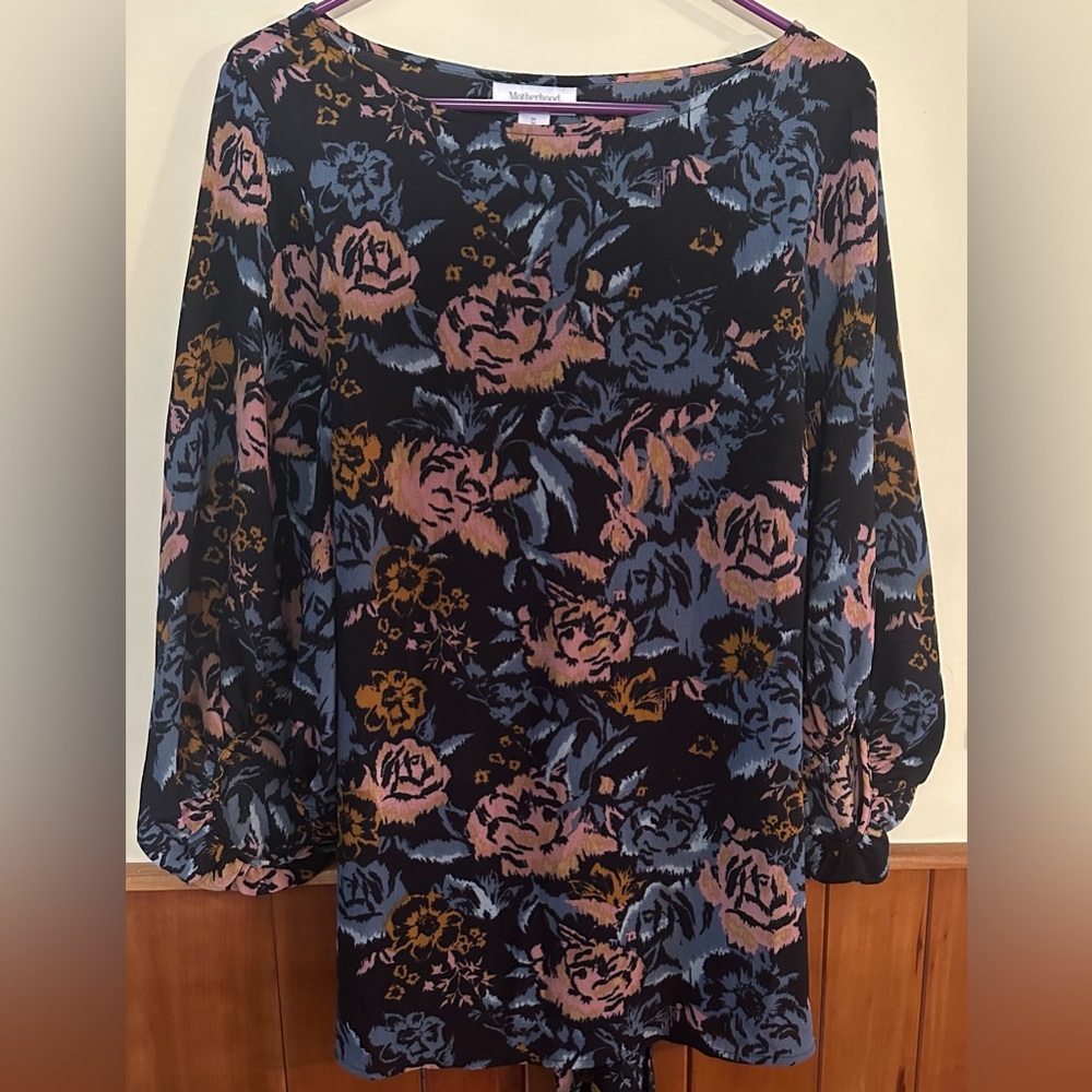 Motherhood tie-back floral print blouse. Long sleeves. Size medium.